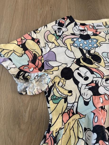 Saty mickey daisy pluto donald, next,152