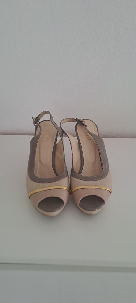 Béžové sandále., 38