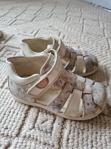 Sandals s maslou a s uzavretou spickou gox vel. 25, geox,25