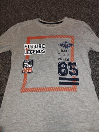 Sivé tričko s nápisom, 146