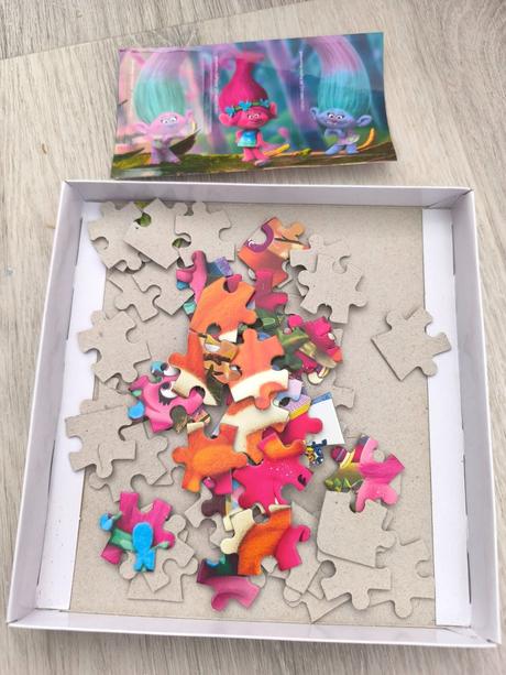 Puzle + nálepky trols, 