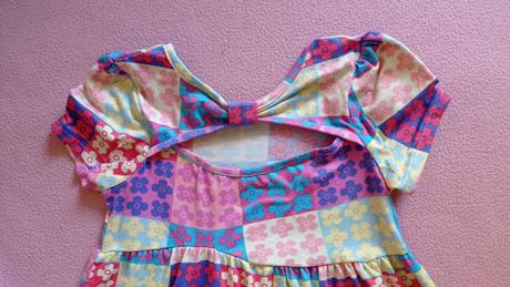 Farebné letné šaty, 122