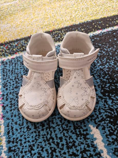 Biele dievčenské sandálky, geox,22