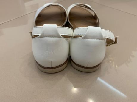 Diečenské sandále, 38