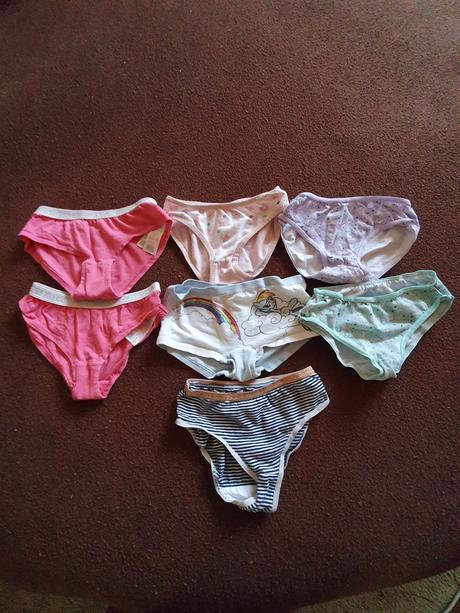 Predám 7 ks nohavičiek veľ. 122, f&f,122