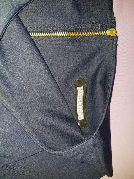 Spoločenské šaty, 38