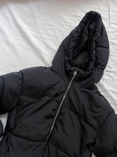 Puff cierna kratka bunda / vetrovka, bershka,m