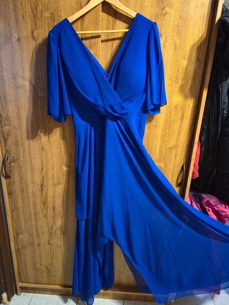 Spoločenské šaty, 44