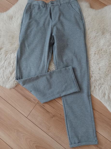 Elegantné,top stav, reserved,164