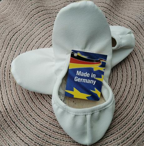 Gymnastické cvičky - veľ. 24 a 27,