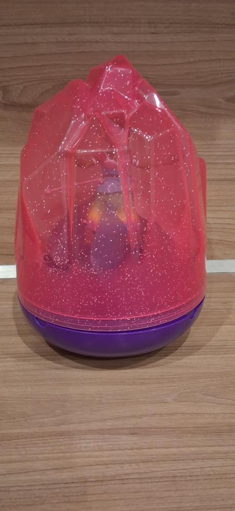 Lietajuca vila hatchimals original top stav, 