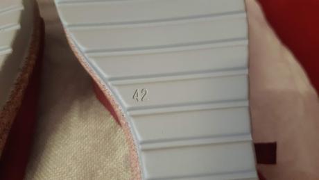 Predám nové dámske sandále velk42, 42
