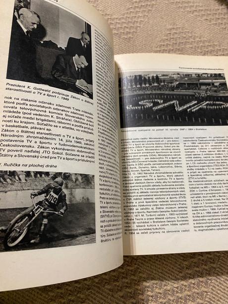 Veľká malá encyklopédia telesnej výchovy a športu,