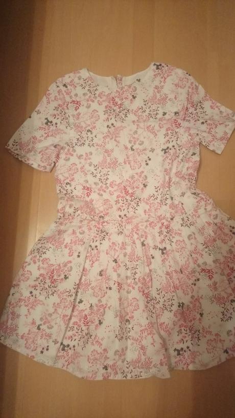 Šaty a pančuchy, sergent major,128