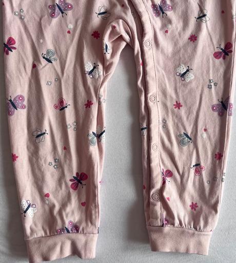 2x oblecene pyzamko krasne motylikove, h&m,86