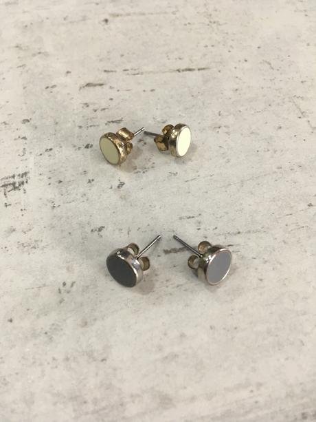 Rôzne zlaté náušničky,