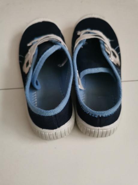 Papucky, 30