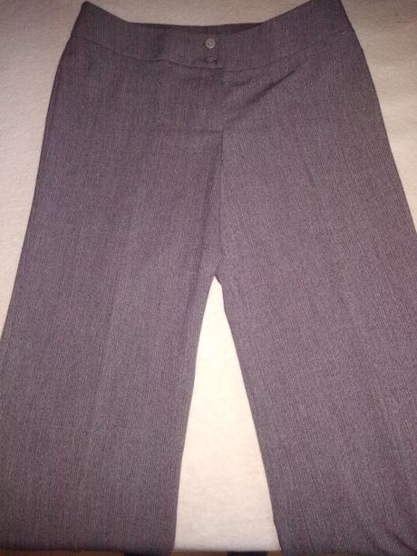 Kostým s blúzkou, sukňou a nohavicami, m