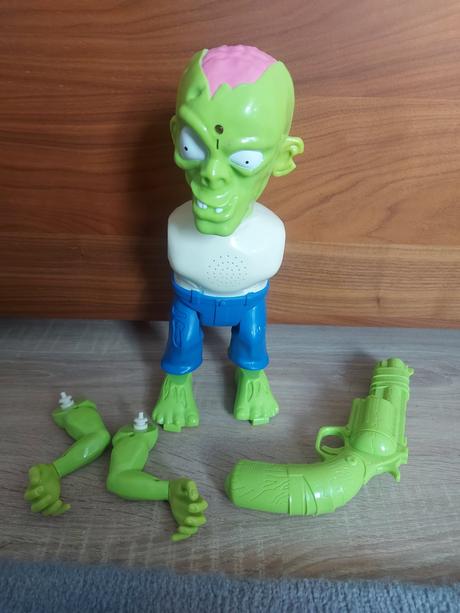 Zombie postava + zbraň, 