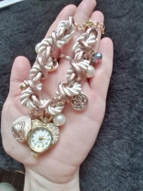 Retiazka,hodinky, náramky,náušnice,šperky, 