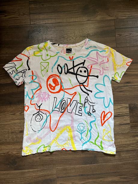 Voľnejšie tričko, s