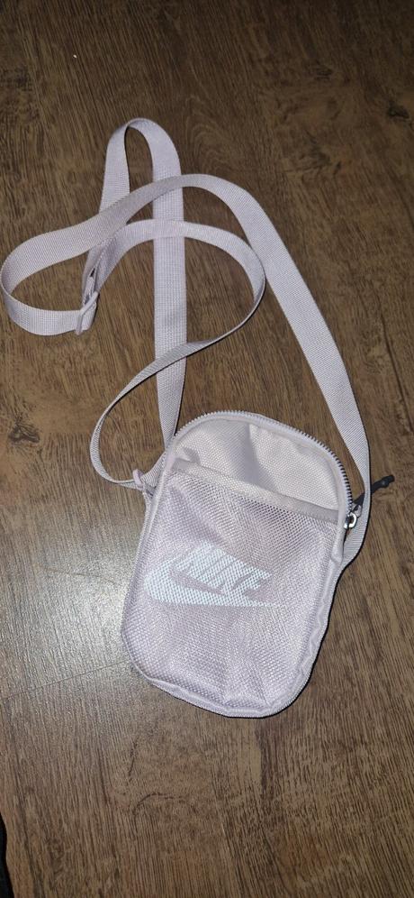 Taška na rameno, nike