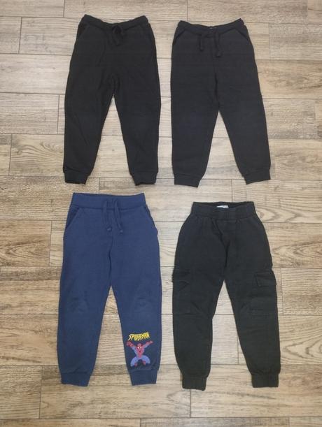 4x tepláky, sinsay,110