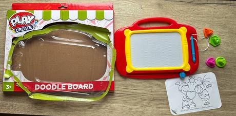 Magnetická kresliaca tabuľka + pečiatky za 2eur, 