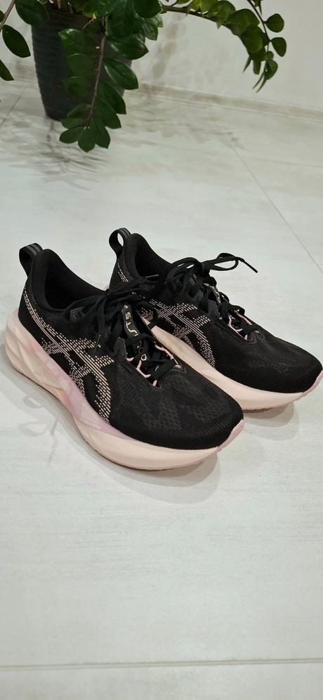 Dámske bežecké tenisky asics novablast 5, asics,37