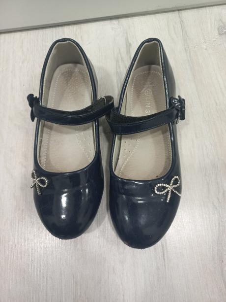 Dievčenské balerínky, 33