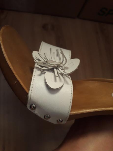 Drevákove šlapky, 39