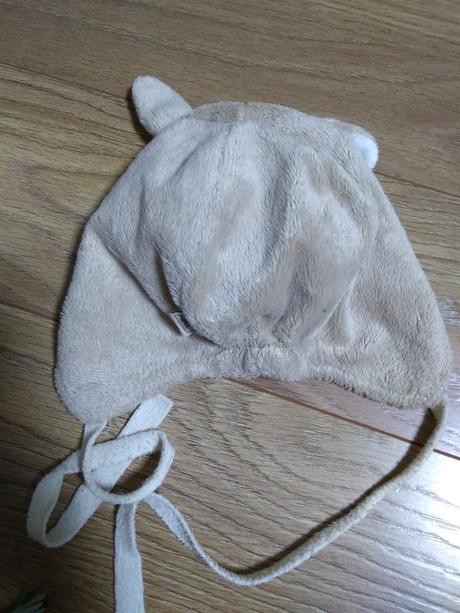 Teplá  čiapka s uskami na 2 roky, 92