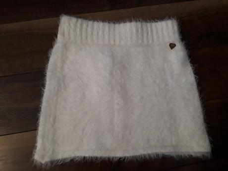 Elegantná kvalitna chlpatá suknička, reserved,104