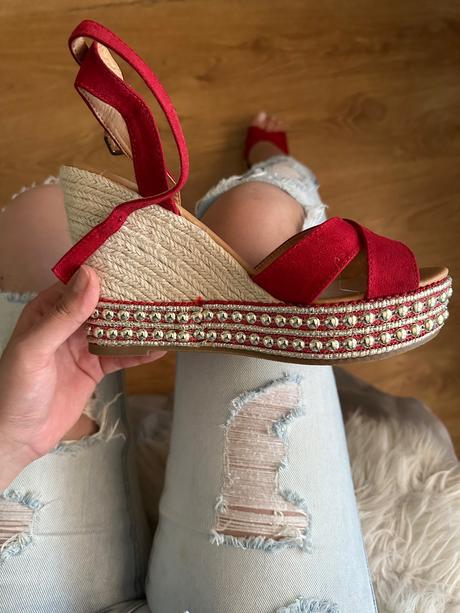 Predám dámske sandále, 38