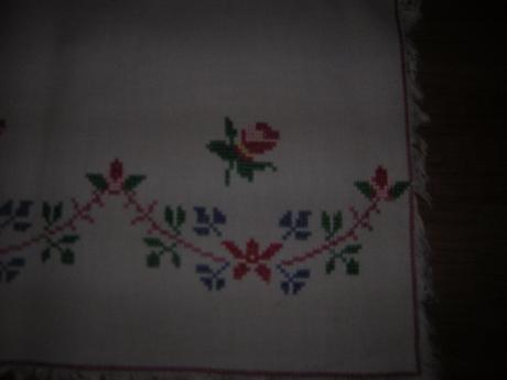 Ručne vyšívaný obrus, 