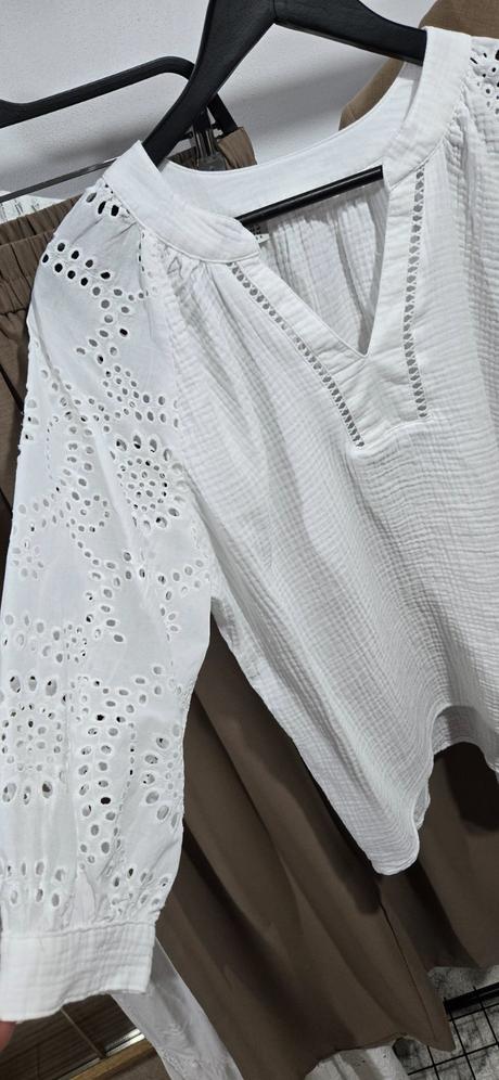 Mušelinova košeľa, m