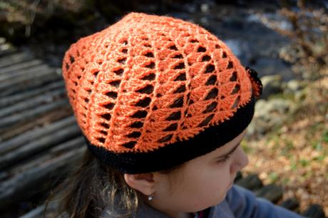 Háčkovaná čiapočka s kvetom, 50 - 158