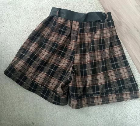 Nove talianske kratke nohavice/ sortky, 36 / 38 / m / s