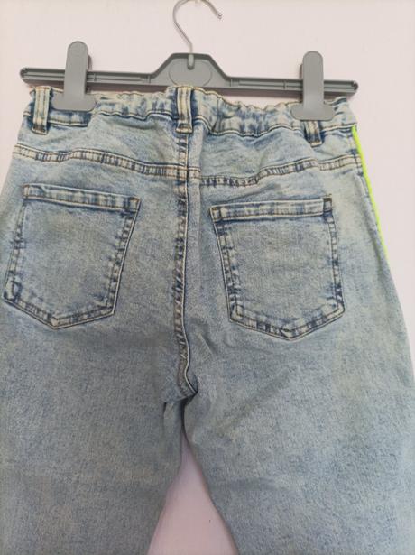 Rifle s krikľavo zeleným pásikom, pepco,164