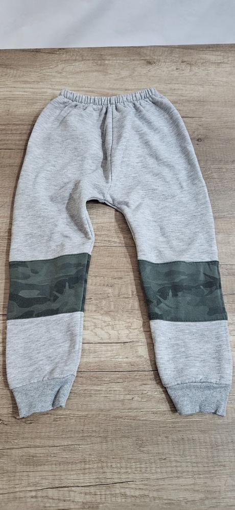Teplaky, 104