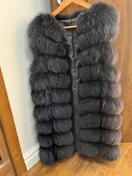 Kožušinová vesta, m / s