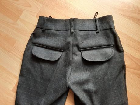 Dámske elegantné 3/4 nohavice, 36