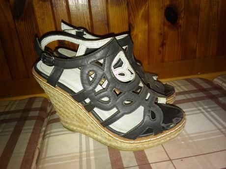 Sandálne na klinovom opatku, 38