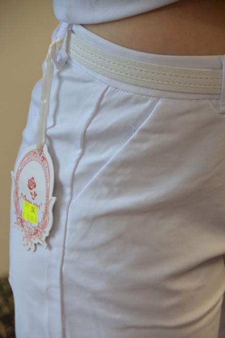 Dámske kraťasy s opaskom- biele, 35 - 42