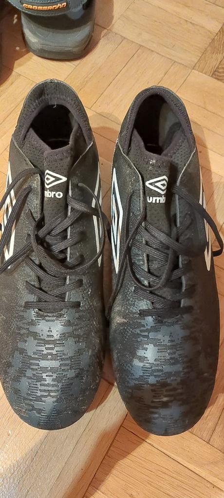 Kopacky umbro, 43