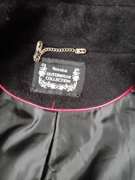 Čierny kabát, yessica,42