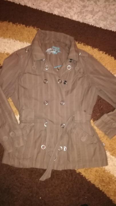 Prechodny kabatik, 44