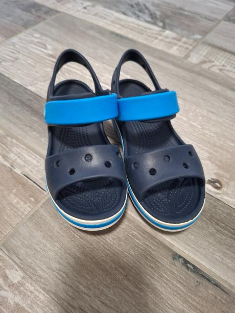 Crocs, crocs,32