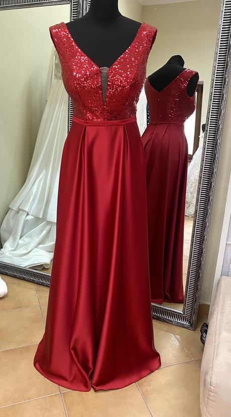 Spoločenské/popolnočné šaty vo veľkosti  xs/s, s / xs