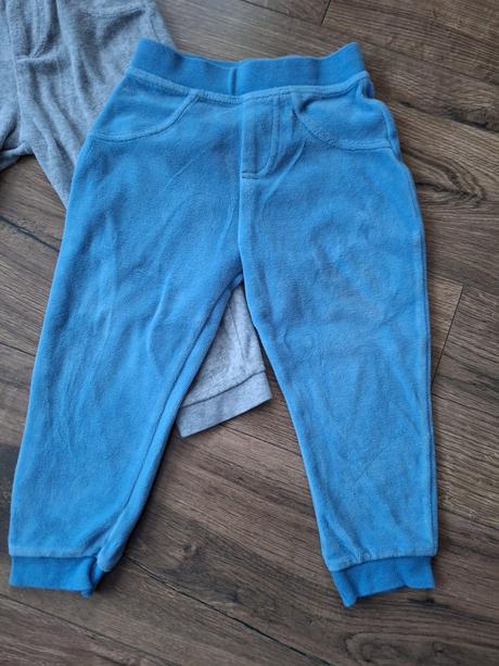 2x velúrové tepláčiky, lupilu,92